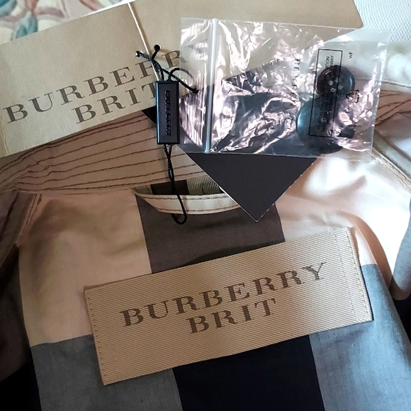 Men's Burberry Trench Coat - Picture 12 of 16